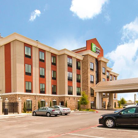 Holiday Inn Express & Suites San Antonio Frost Bank Center By Ihg Exterior photo