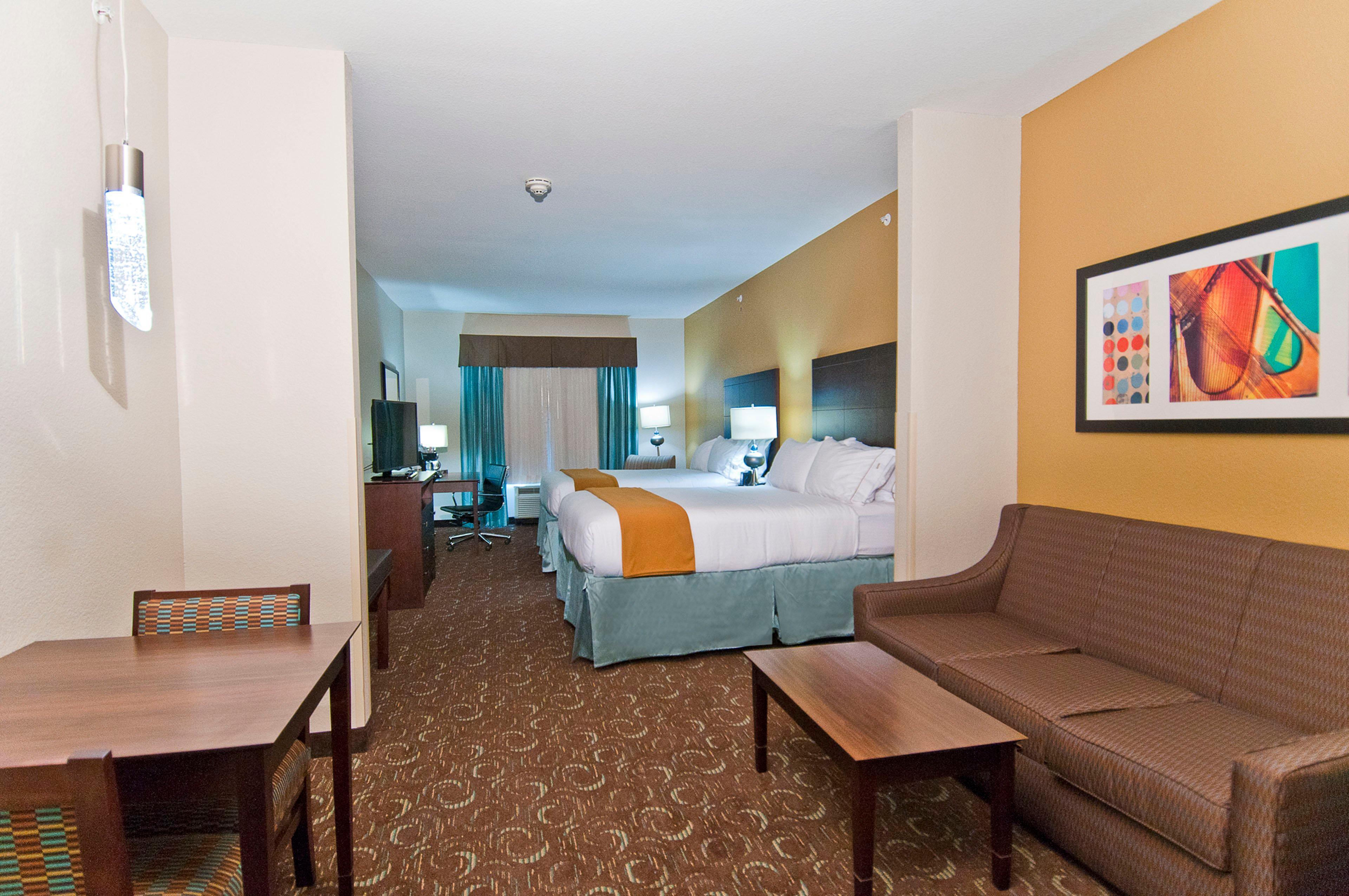 Holiday Inn Express & Suites San Antonio Frost Bank Center By Ihg Exterior photo