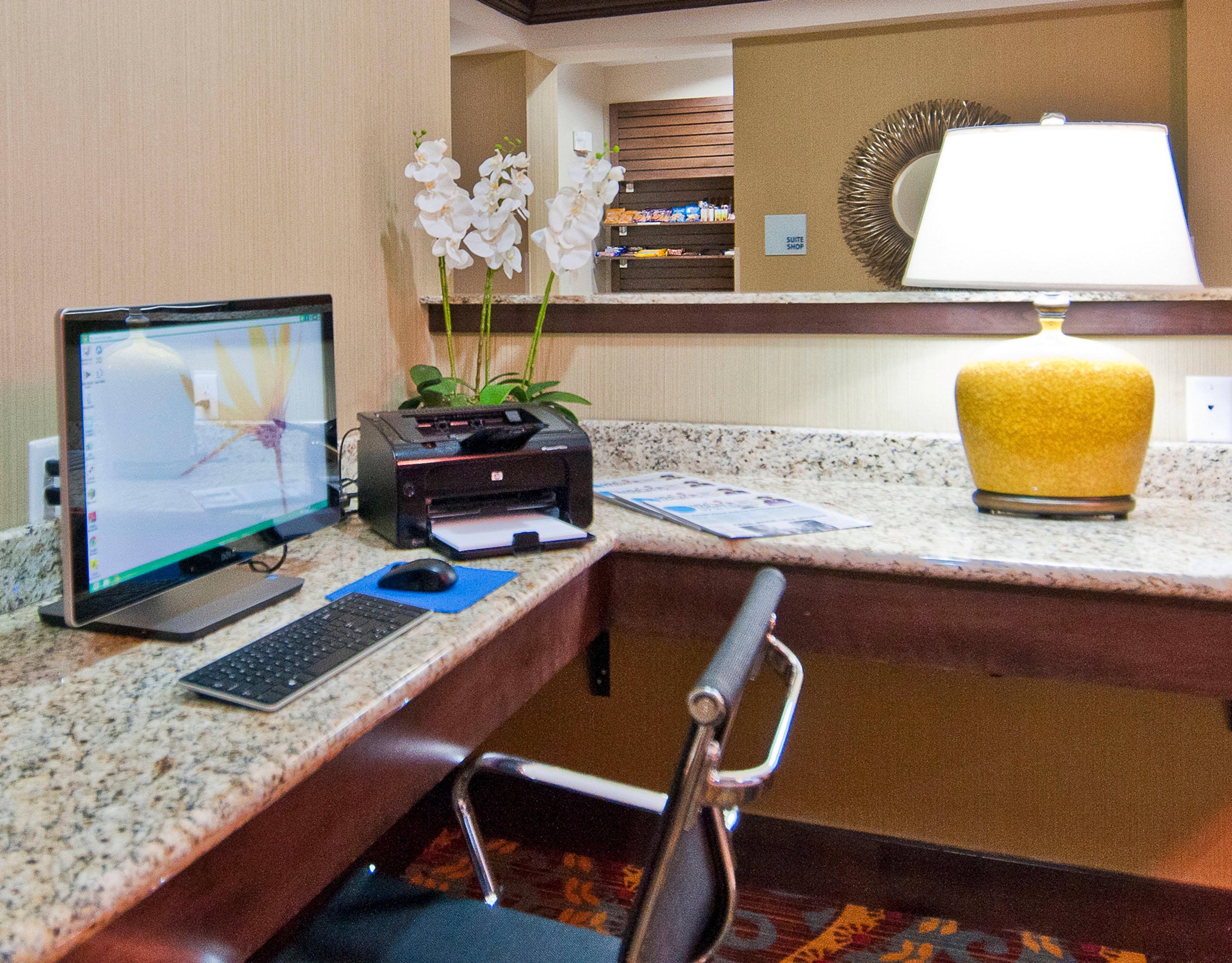 Holiday Inn Express & Suites San Antonio Frost Bank Center By Ihg Exterior photo