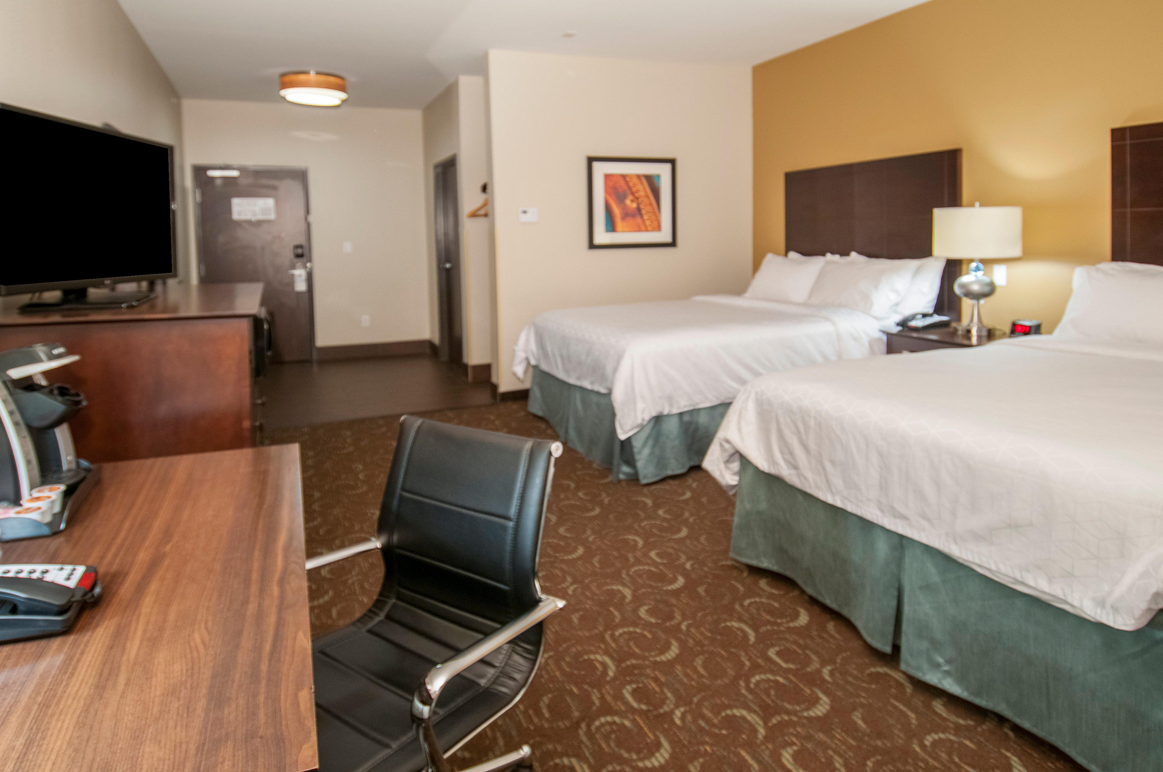 Holiday Inn Express & Suites San Antonio Frost Bank Center By Ihg Exterior photo